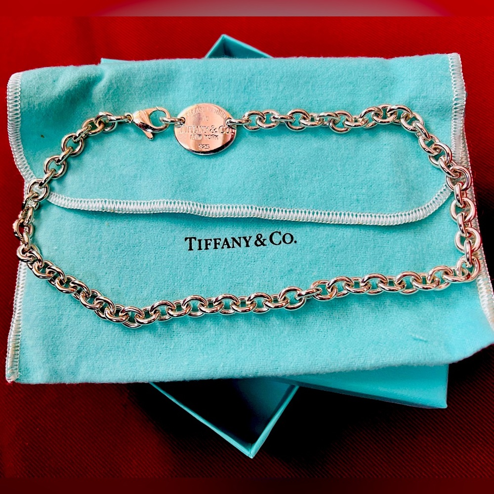 Tiffany & Co, “Please return to Tiffany” oval tag choker pendant necklace. Used